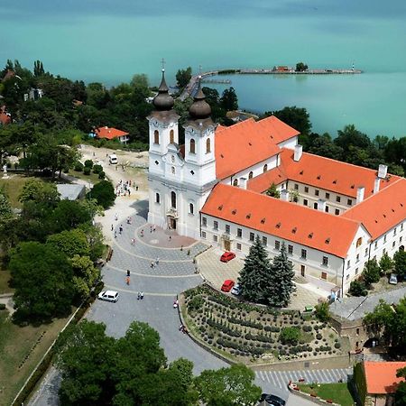 Napkelte Apartman Tihany Buitenkant foto
